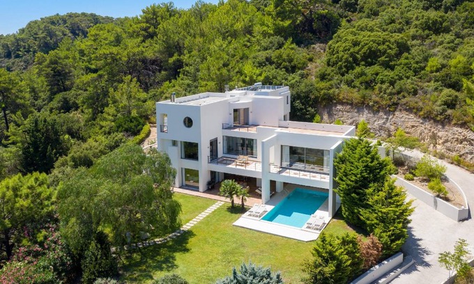 Ixia House | 460 m² House ∙ 4 bedrooms ∙ 10 guests
