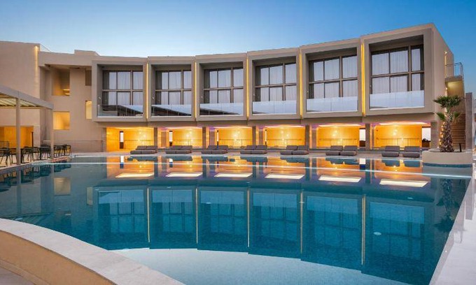 Kavros Hotel | 47 m² Hotel ∙ 127 guests