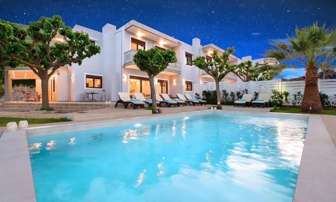 Georgioupolis House | 525 m² House ∙ 12 bedrooms ∙ 36 guests