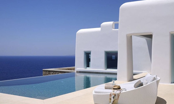 Agios Ioannis Villa | 550 m² Villa ∙ 9 bedrooms ∙ 18 guests