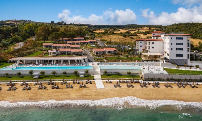 Ierissos Hotel | 57 m² Hotel ∙ 127 guests