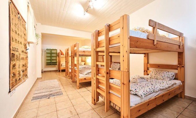 Kato Diminio Hostel | 6-Beds Dormitory - Hostel Elisson