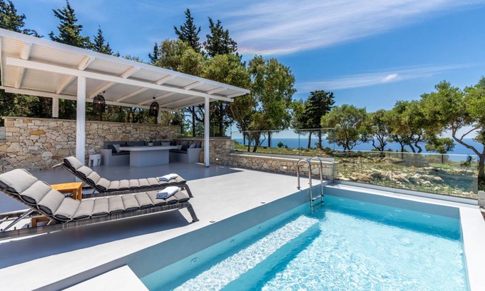 Antipaxos Villa | 65 m² Villa ∙ 2 bedrooms ∙ 4 guests
