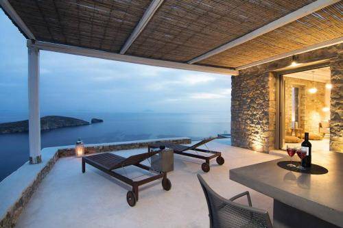 Serifos House | 72 m² House ∙ 2 bedrooms ∙ 4 guests