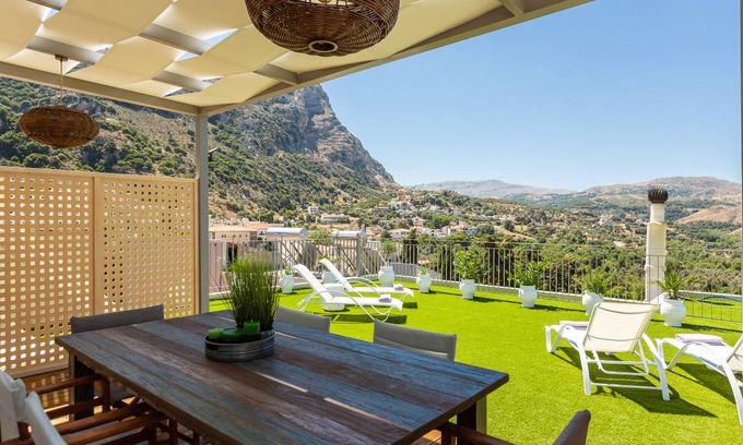 Spilion House | 75 m² House ∙ 2 bedrooms ∙ 6 guests