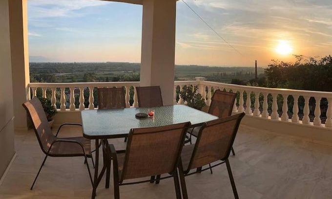 Nikopolis House | 75 m² House ∙ 3 bedrooms ∙ 6 guests