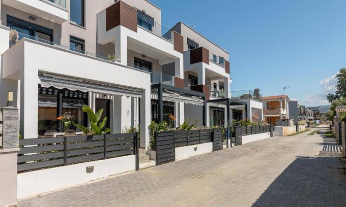 Ofrinion Apartment | 90 m² Apartment ∙ 3 bedrooms ∙ 8 guests