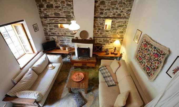 Lafkos House | 90 m² House ∙ 2 bedrooms ∙ 9 guests