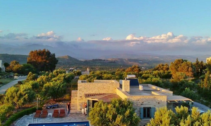 Faistos House | 97 m² House ∙ 2 bedrooms ∙ 4 guests