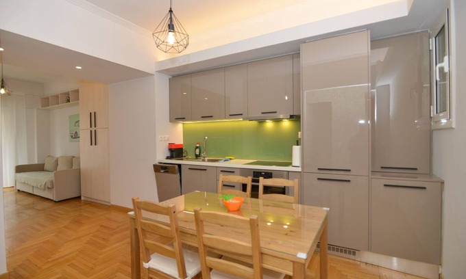 Kinosargous Apartment | Acropolis area 2 bedroom 2 min from metro Syngrou