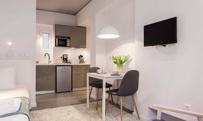 Exarhia Apartment | #AH15 Verde studio Su