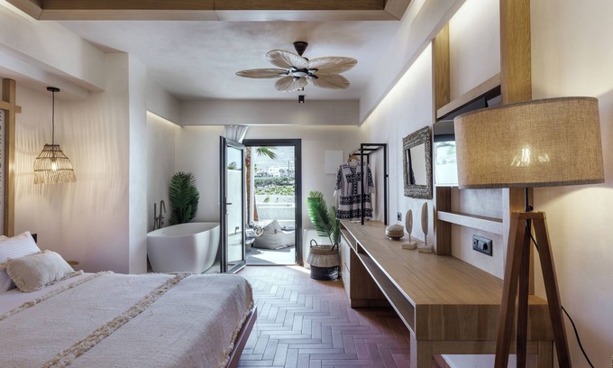 Kamari Bed & Breakfast | Aja Retreat Luxury Suites