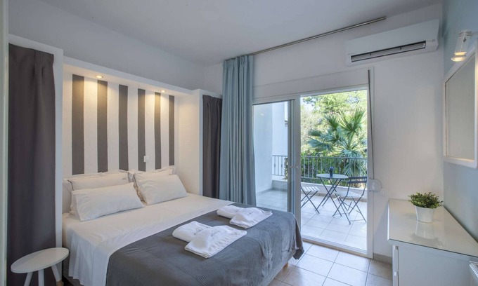 Neos Marmaras Apartment | Alterra Vita Apartments: Apartment with Sea View (sleeps 4)