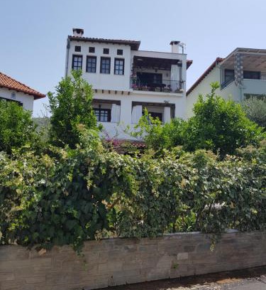 Kalamos House | AMMOS & ASTERIAS FAMILY APARTMENTS