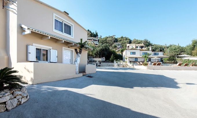 Perama Hotel | Anita Village
