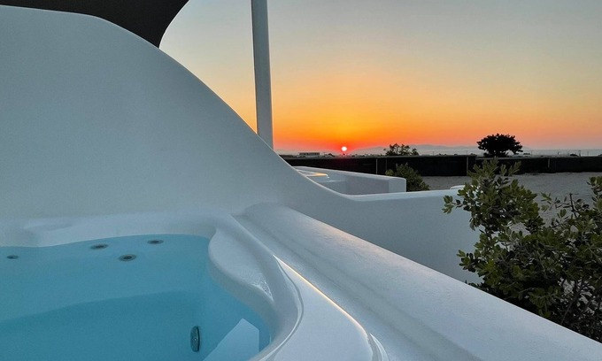 Oia Apartment | Assyrtiko Anemi Vine Villa
