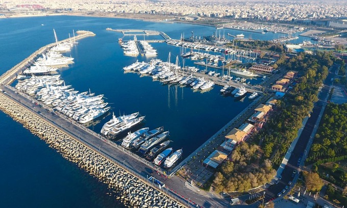 Palaio Faliro Apartment | Athenian Riviera Beach front apartment 2 minutes from Tram stop