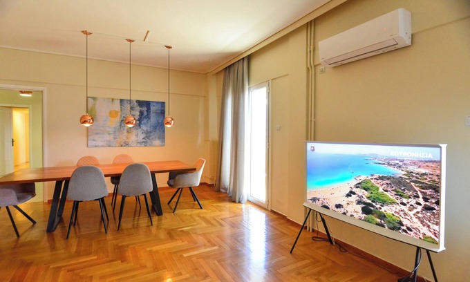 Palaio Faliro Apartment | Athens next to the beach 2 minutes walk to tram stylish apartment