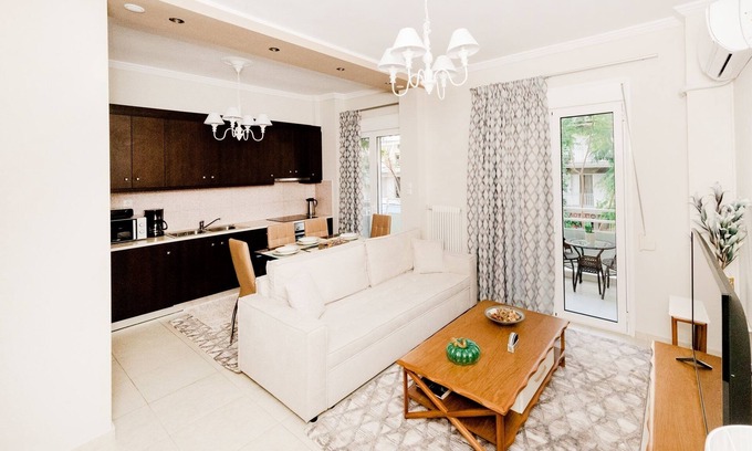 Zavlani Apartment | Best House, Ellinos Stratioutou, Ayia, Patra