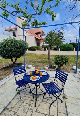 Petaloudes House | Blue and White