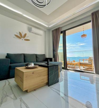 Neos Marmaras Apartment | Candi Luxury Suites 2