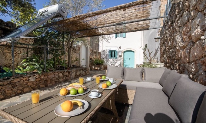 Apokoronas Villa | Charming Cretan Residence with Contemporary Comforts