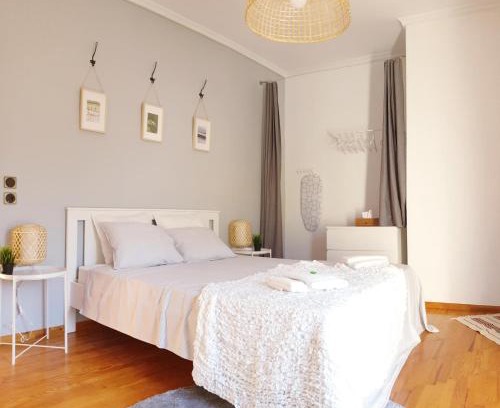 Livadhia Apartment | Cozy 100qm 3 Bedroom Apartment