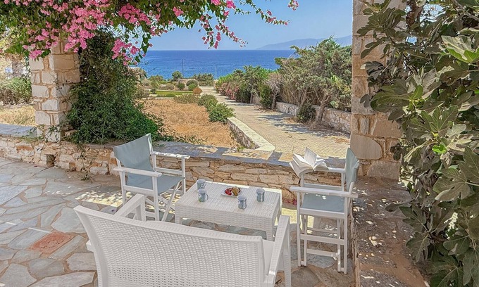 Paros House | Cozy home in Ampela, Paros with WiFi