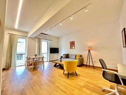 Dafni Apartment | Dafne Athens renovated apartment 170m from Metro