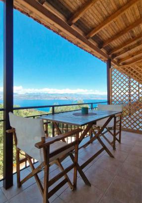 Petaleia Apartment | Efi Loutses
