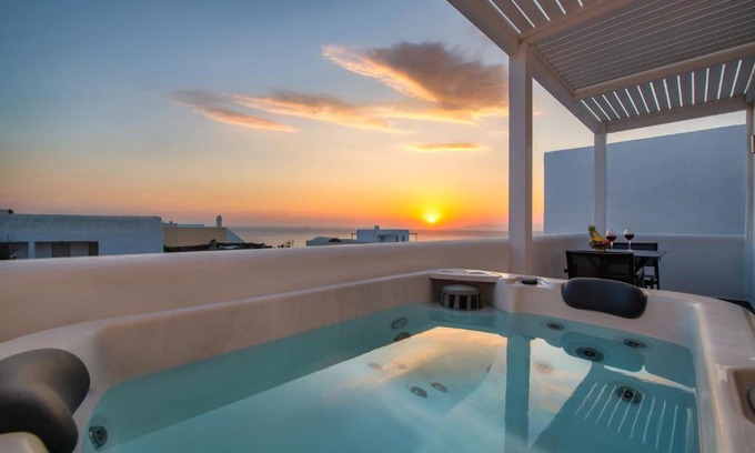 Oia Apartment | Elea Hub