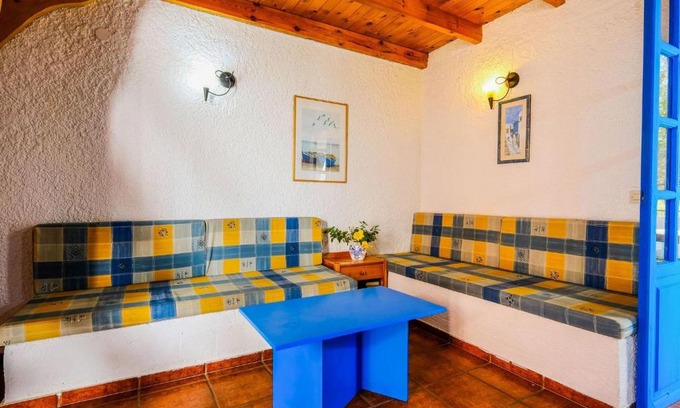 Kantanos-Selino House | Elegant Holiday Home in Palaiochora near the Beach