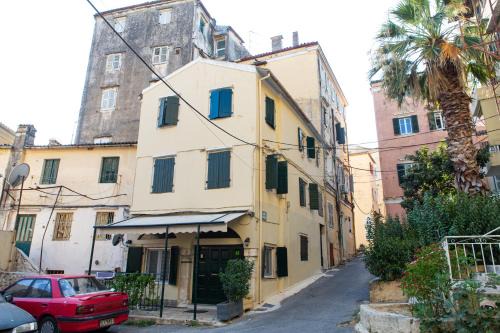 Old Town Apartment | Ellis Old Town Apartment