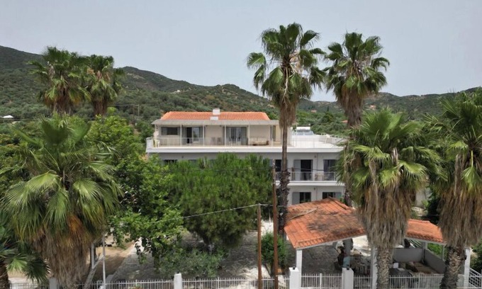 Komnina Apartment | Evia Bay Suites & Retreats