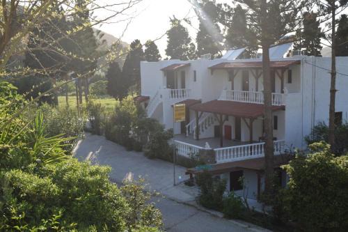 Pisses Apartment | Giannis