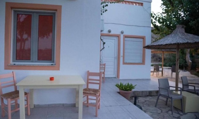 Mirtos Apartment | Holiday Apartment "Standard Studio" with Sea View, 2 Shared Terraces & Wi-Fi