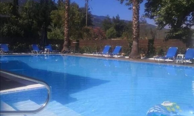 Loutra Ypatis Hostel | HOTEL ENA