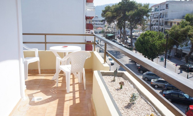 Ialyssos Apartment | Ialysos center Cosy apartment "Yin"