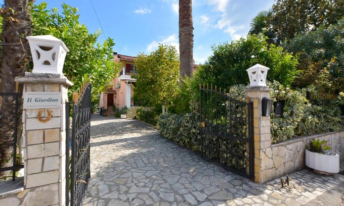 Corfu Town Apartment | Il giardino