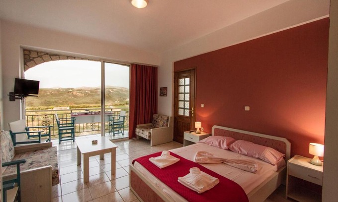 Kissamos Apartment | Kallergiana Studios