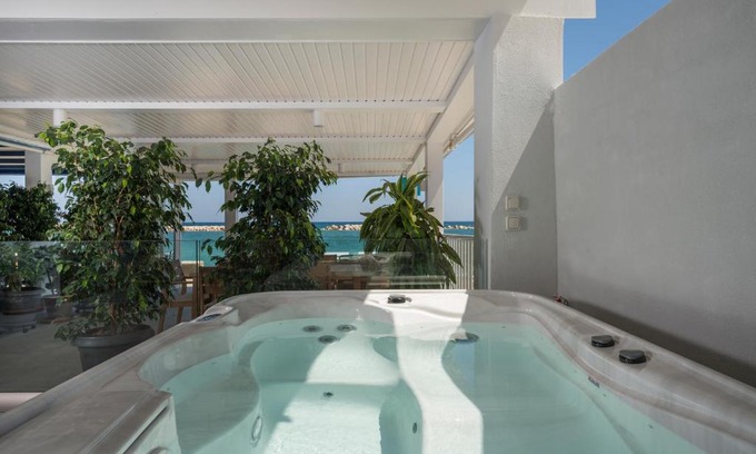 Kolymbari Apartment | Kyma Accommodation Beachfront apartments