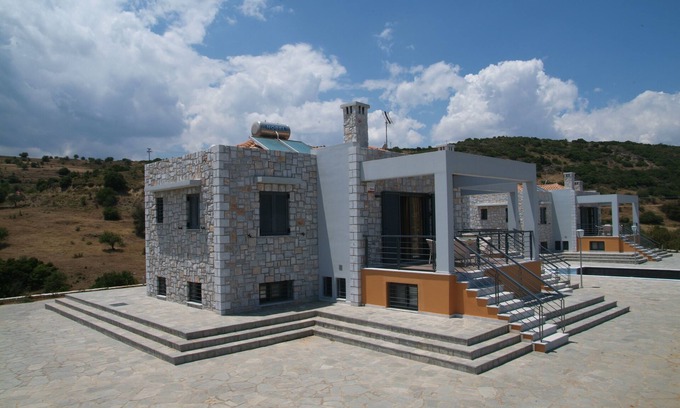 North Kynouria House | "Lemonia" Luxury Villa Apartment