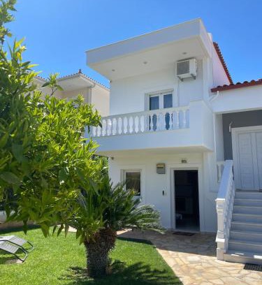 Assos-Lechaio House | Luxury Apartment in Kato Assos - Villa Orangerie