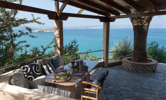 Plaka Apartment | Luxury studio with amazing sea view and swimming pool