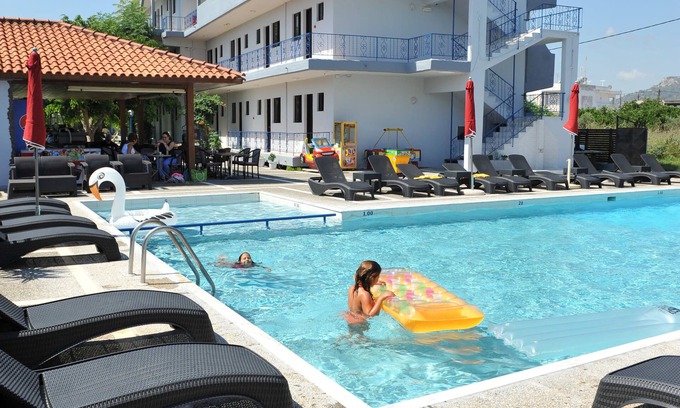 Petaloudes Apartment | Maritime Hotel Aparts