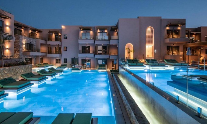 Analipsi Villa | Marvellous Chersonisos Suite | Rades Suite | Adults Only | Private Furnished.
