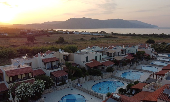 Asprouliani House | Pool and Sea View Maisonette