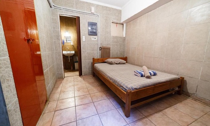 Exarhia Apartment | Private flat for 2 or 3 with back yard near Exarhia Square and Archaelogical Museum