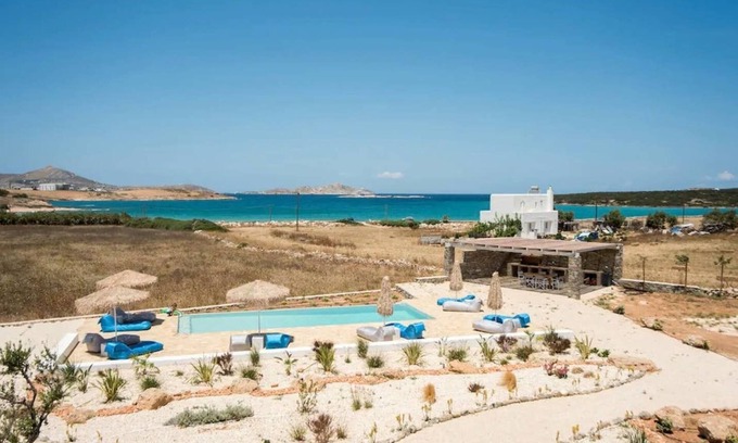 Naousa Villa | Refreshing Bright Villa near the Beach