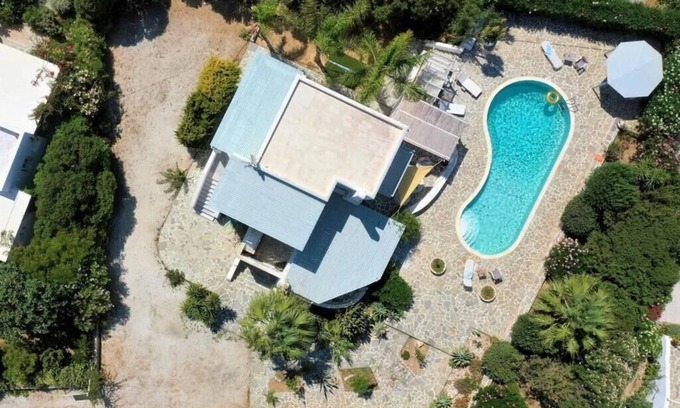 Kamari Villa | Riviera paradise-unique villa with private pool